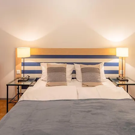 Albatros An Der Seebruecke